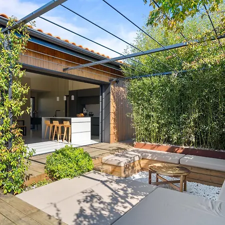 Design, Charme Avec Piscine