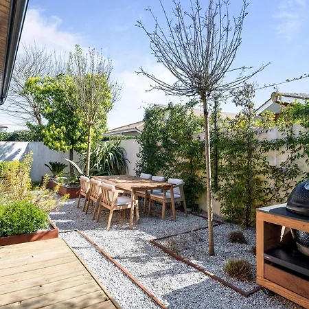 Design, Charme Avec Piscine *