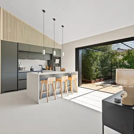 فيلة Design, Charme Avec Piscine غوجان-ميستراس