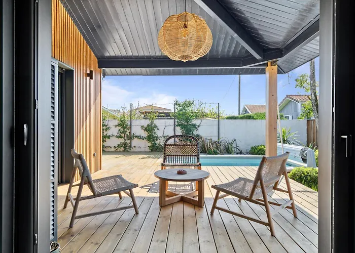 Design, Charme Avec Piscine غوجان-ميستراس