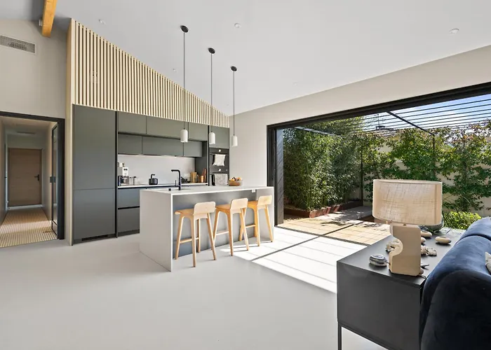 فيلة Design, Charme Avec Piscine غوجان-ميستراس