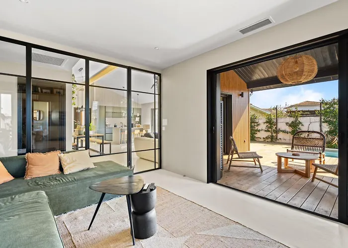 Design, Charme Avec Piscine