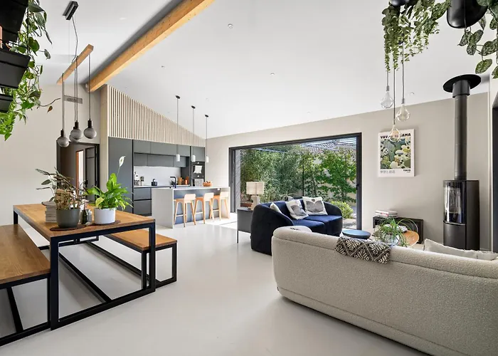 Design, Charme Avec Piscine فيلة