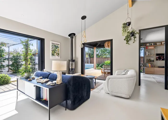 Design, Charme Avec Piscine فيلة