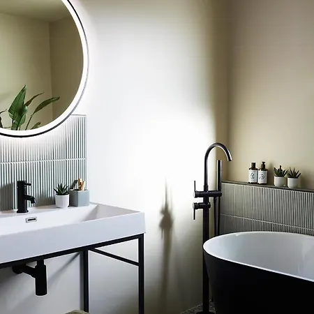 Villa Design, Charme Avec Piscine *