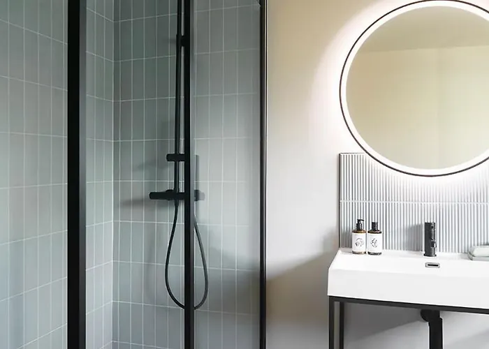 Design, Charme Avec Piscine *